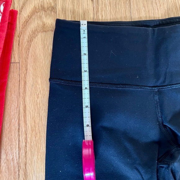 Lululemon Wunder Under Pant III- Black - Size 2- Great Condition - Picture 9 of 9